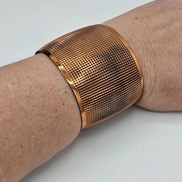 Textured Grid Solid Copper Wide Open Cuff Chunky Bracelet Adjustable - Picture 3 of 10